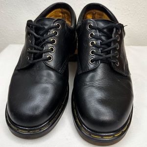 Dr. Martens- 8053 Vintage Made in England Black Leather Oxford